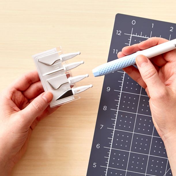 Cricut® TrueControl Weeding Kit